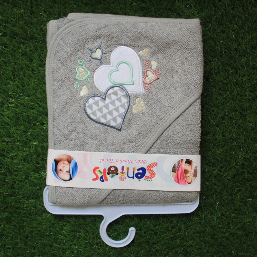 Cute Embroidered Characters Baby Hooded Bath Towel for 0-2 Years