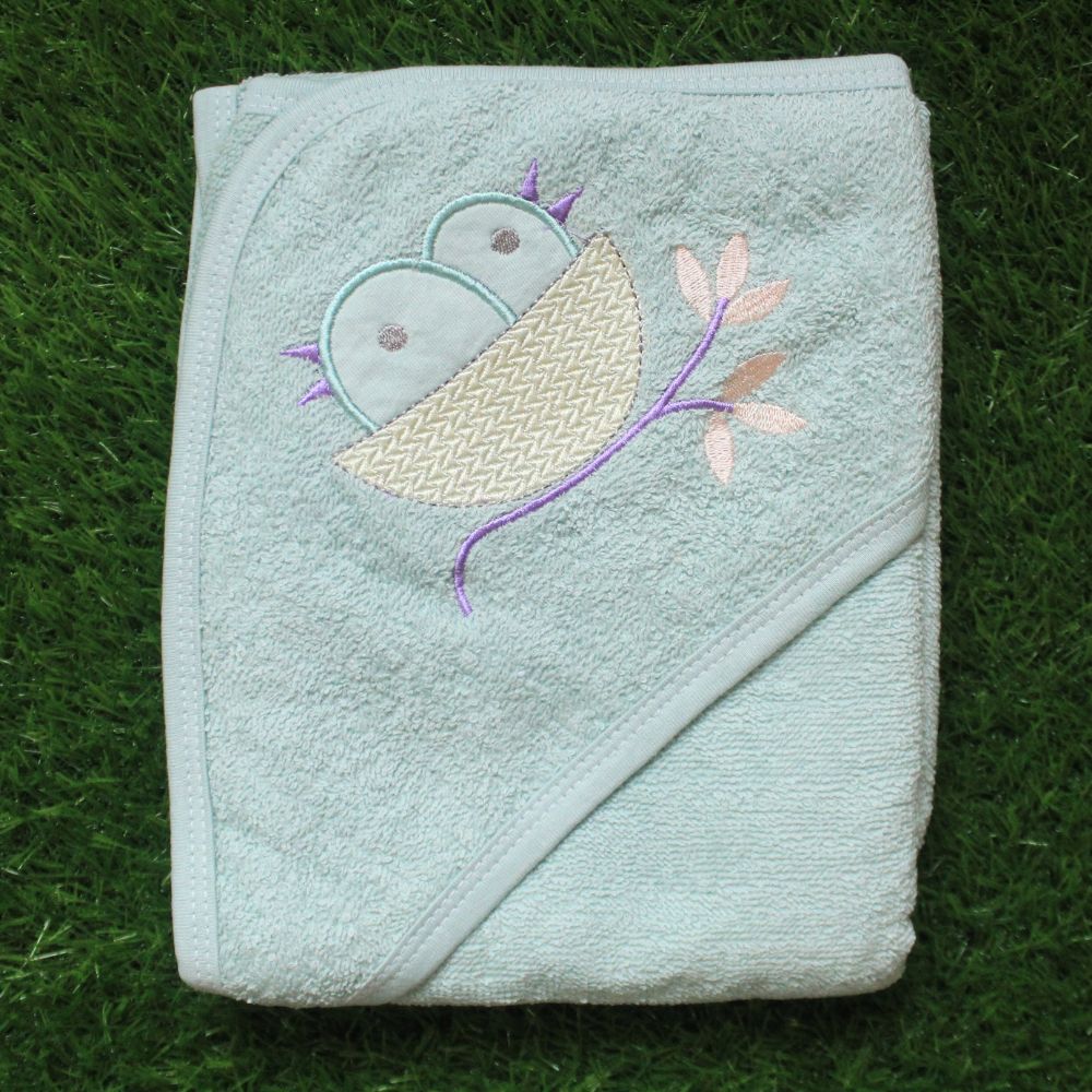 Embroidered Characters Cute Baby Hooded Bath Towel for 0-2 Years