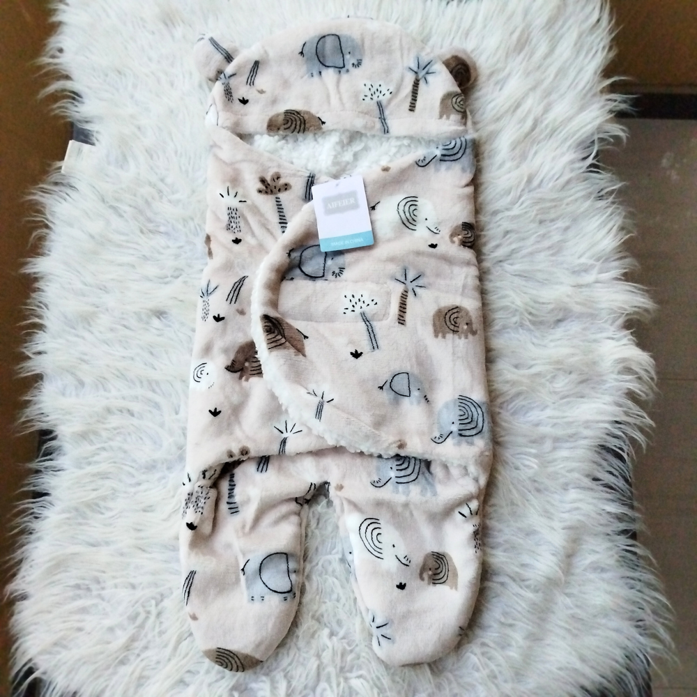 Imported Winter Baby Sleeping Bag Flannel Swaddle Wrap with Legs and Hood Receiving Blanket Sleeping Bag for 0-6 Months
