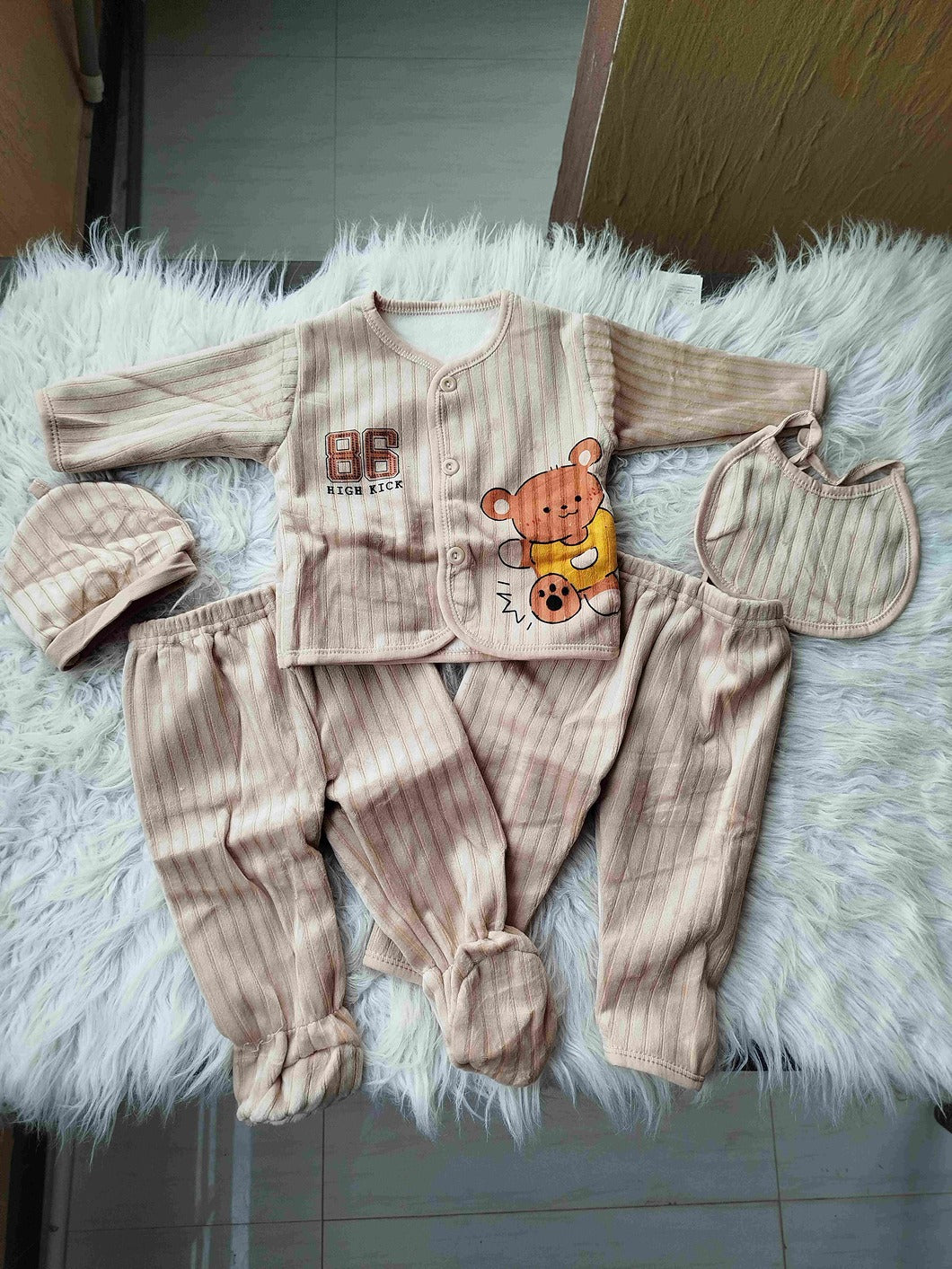 Newborn Baby 5 Pcs Winter Starter Set – Warm & Soft Outfit for 0–4 Months