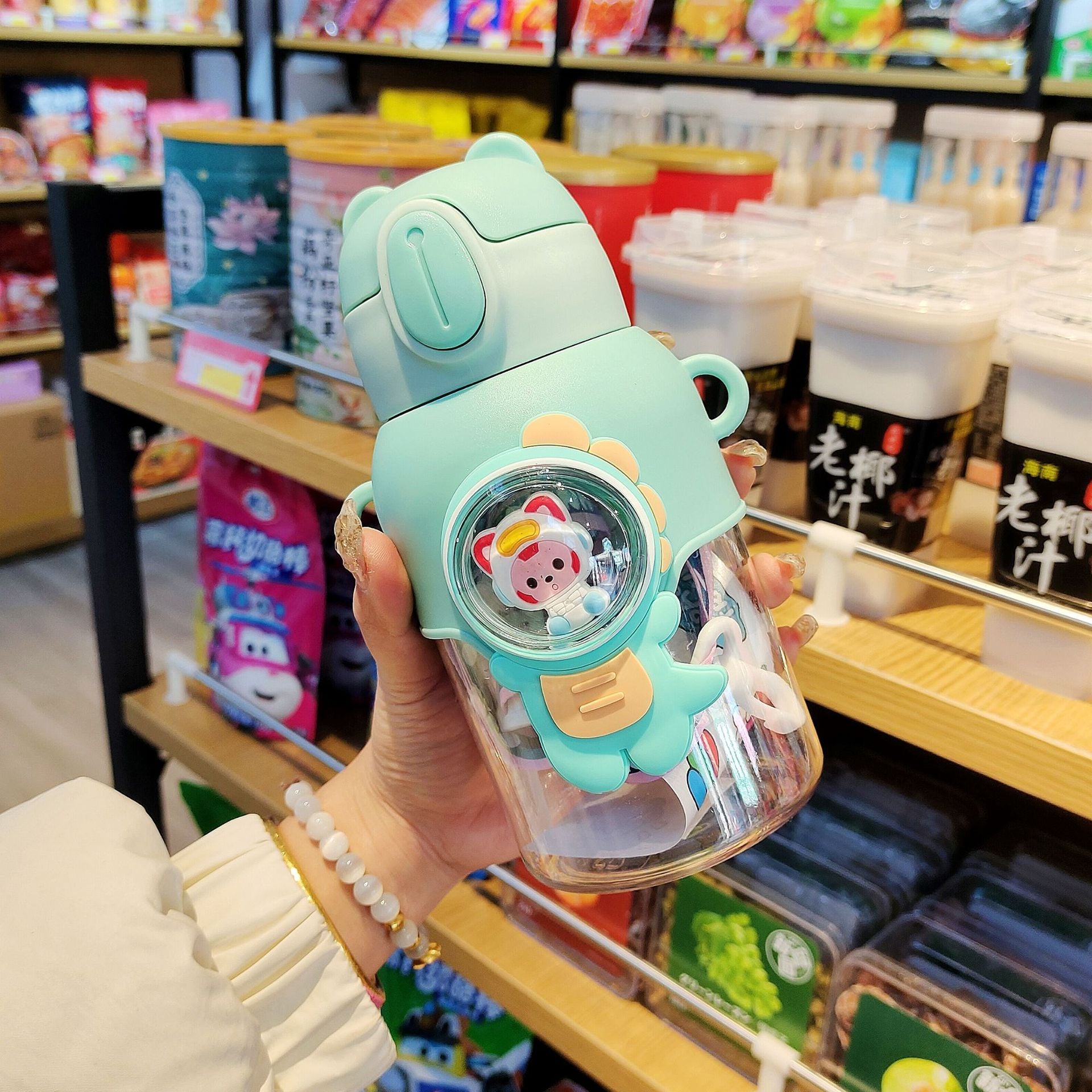 Imported 600ml Kids Cartoon Sippy Cup 3D Big Character Bottle with Leak-Proof Straw and Adjustable Strap