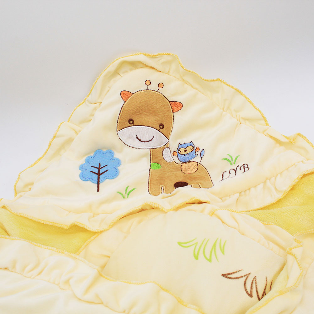 Imported Baby Cute Giraffe Warm and Soft Swaddle Wrapper Hooded with Hood Double Layer Receiving Blanket Polyester filled Sleeping Carry Nest For 0-12 Months